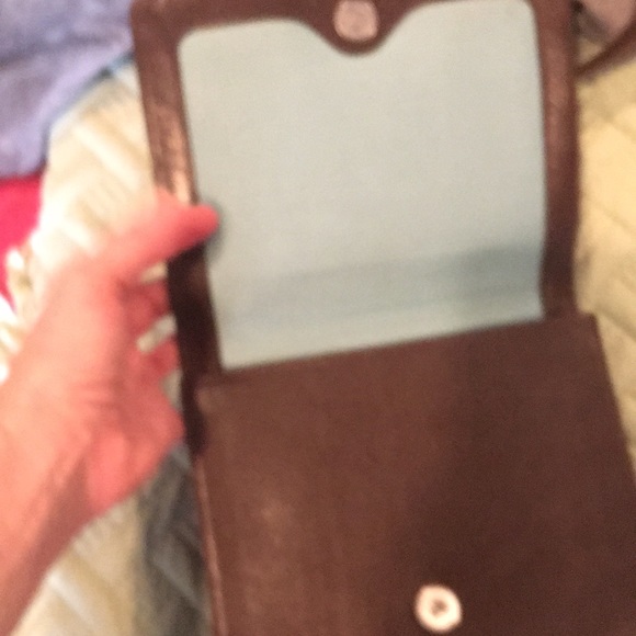 Clark crossbody bag. Brown like new condition - Picture 6 of 7